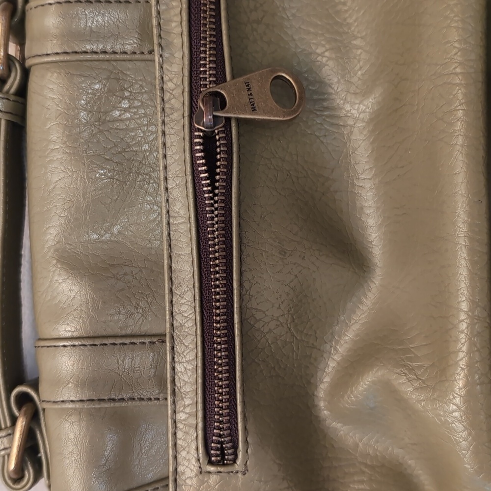 Matt & Nat| Green Vegan Leather Purse - Picture 4 of 10